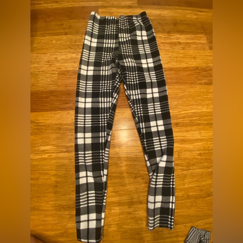 Black and white leggings